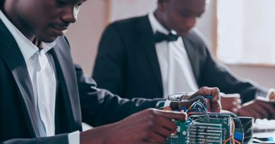 Educational Pathways for Prompt Engineers in Nigeria
